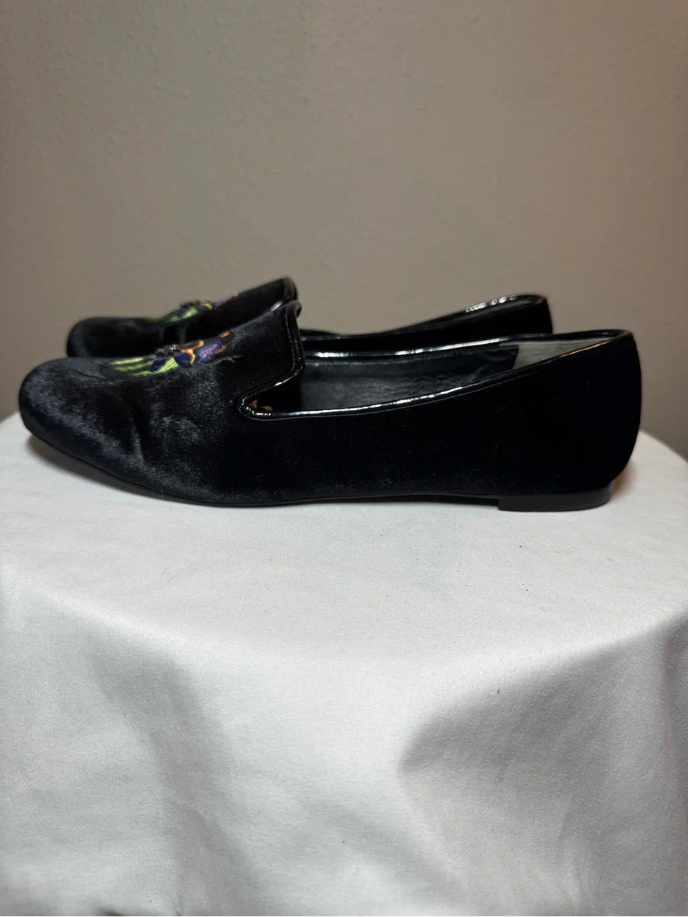 Tory Burch - Easton Black Velvet Embroidered Slip-On Loafers - 8.5